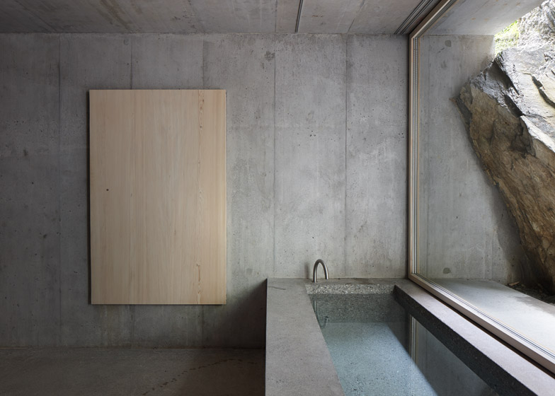 Refugi_Lieptgas_Concrete_Cabin_by_Nickish_Sano_Walder_Architects_ralph_feiner_784_2