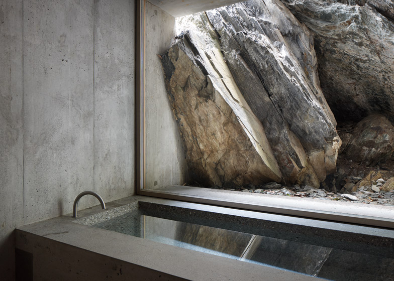Refugi_Lieptgas_Concrete_Cabin_by_Nickish_Sano_Walder_Architects_ralph_feiner_784_3