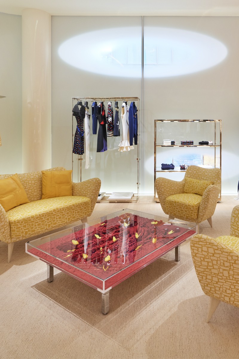 Designers Crunched by Credit: Tokyo Ginza Louis Vuitton Flagship Store In  Tatters